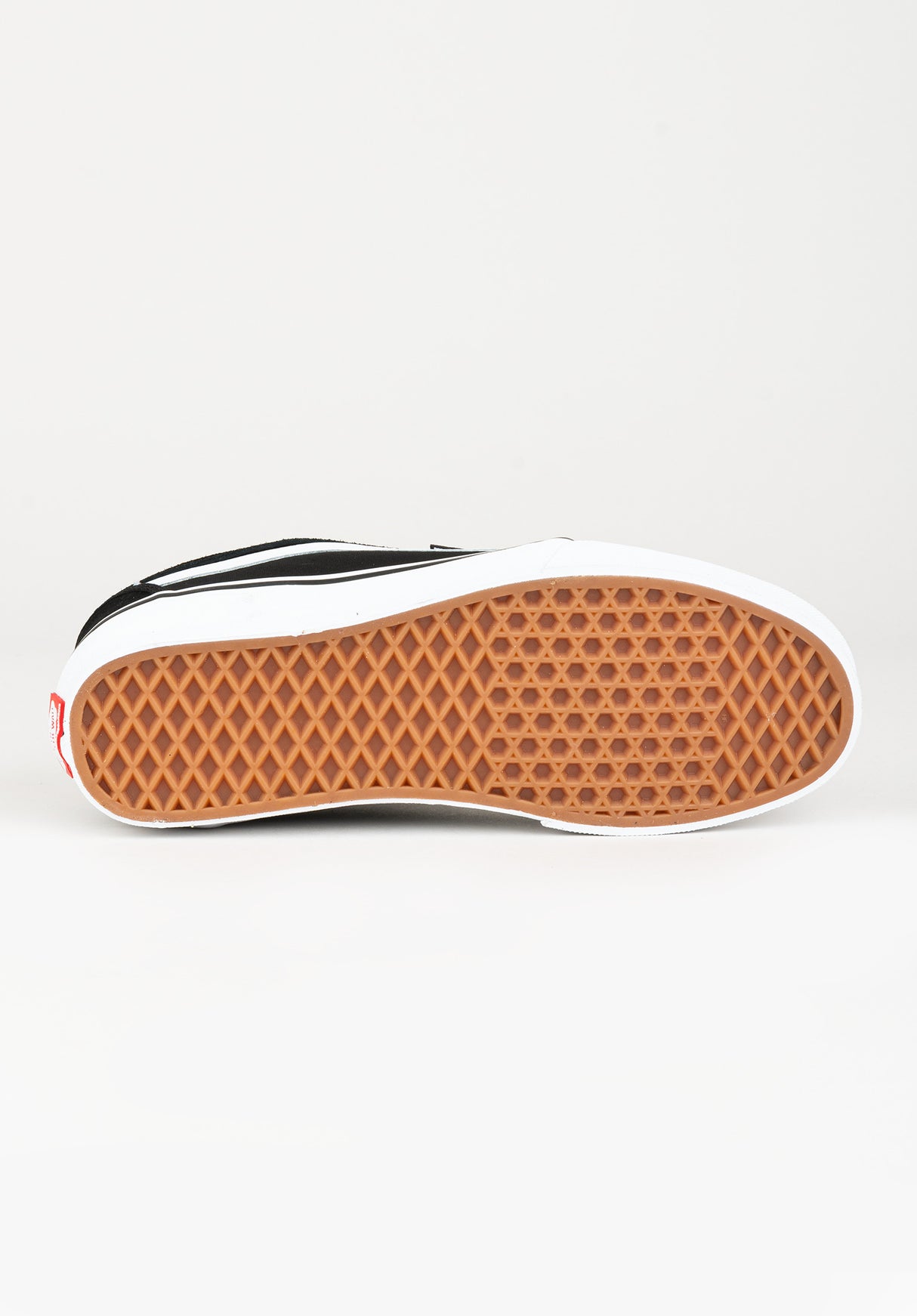 Chukka Low Sidestripe black-white Close-Up1