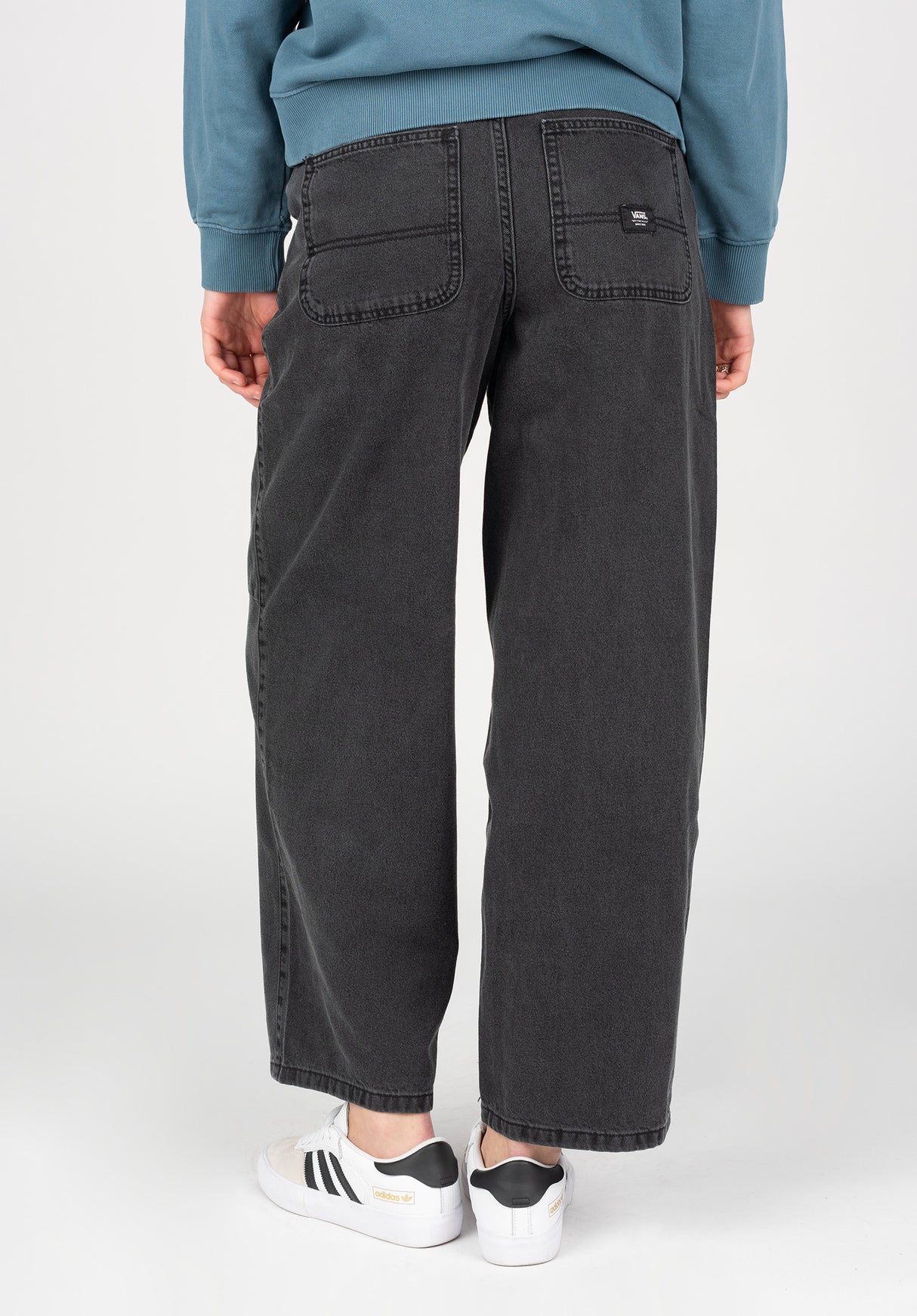 Curbside black Close-Up1