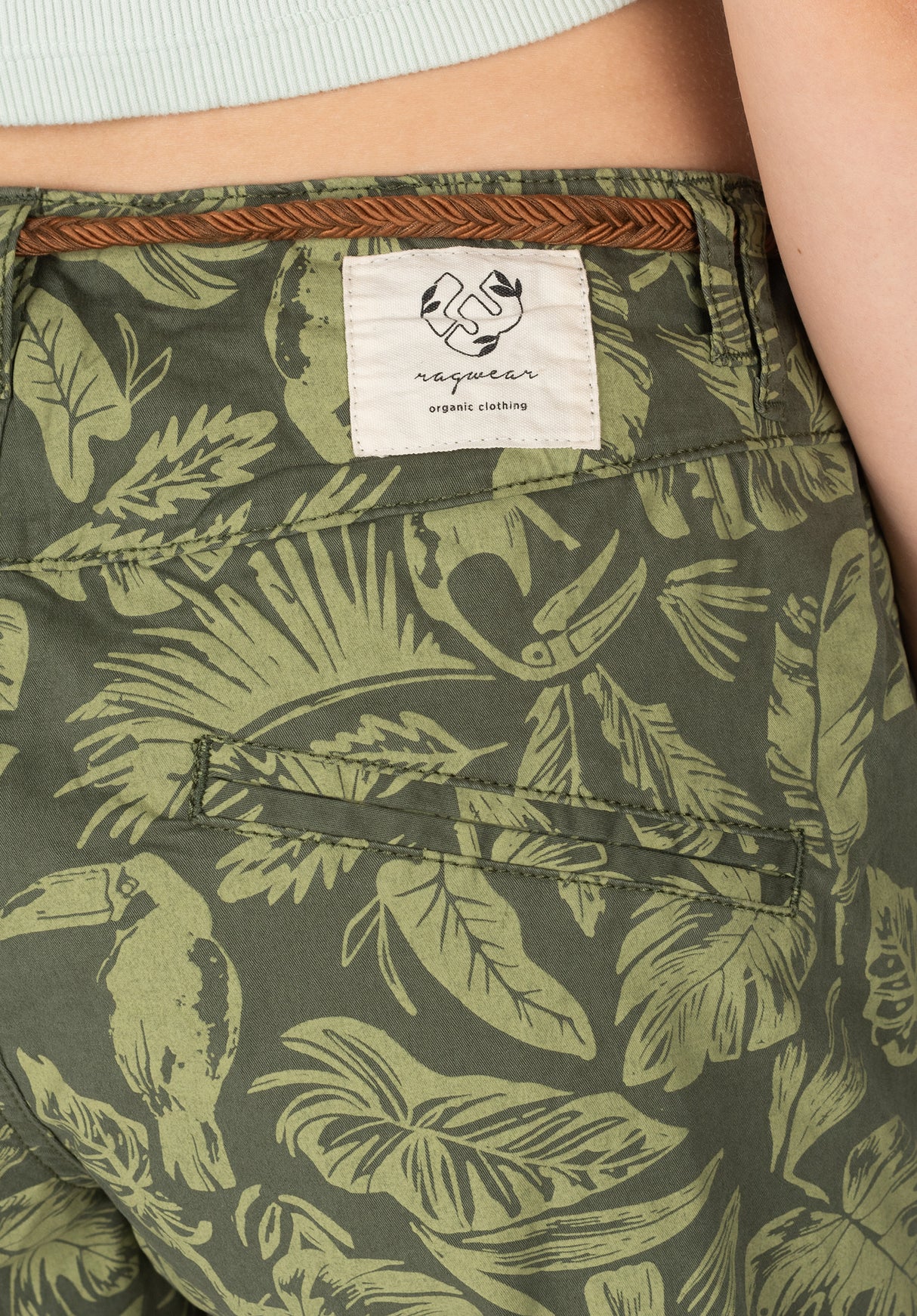 Heeven GOTS darkolive 124 Close-Up1