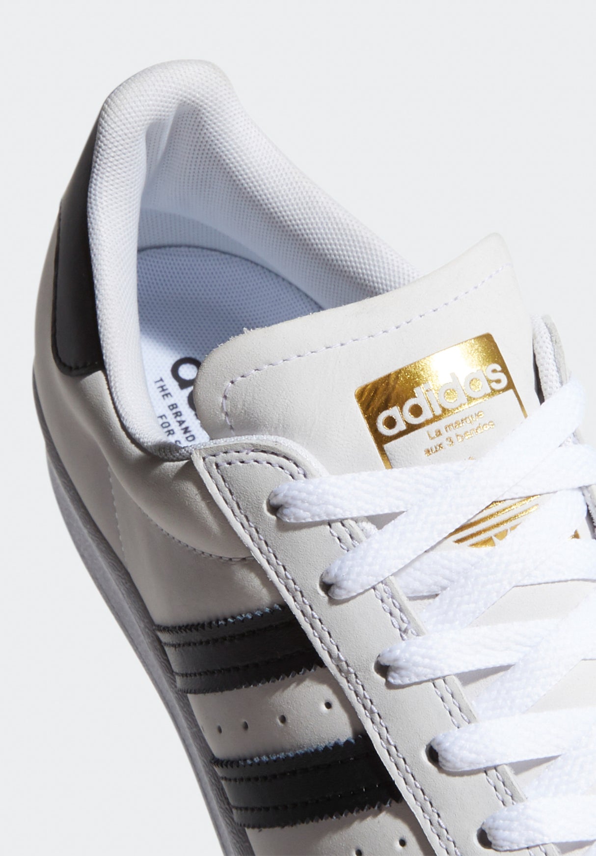 Superstar ADV white-coreblack-white Closeup2