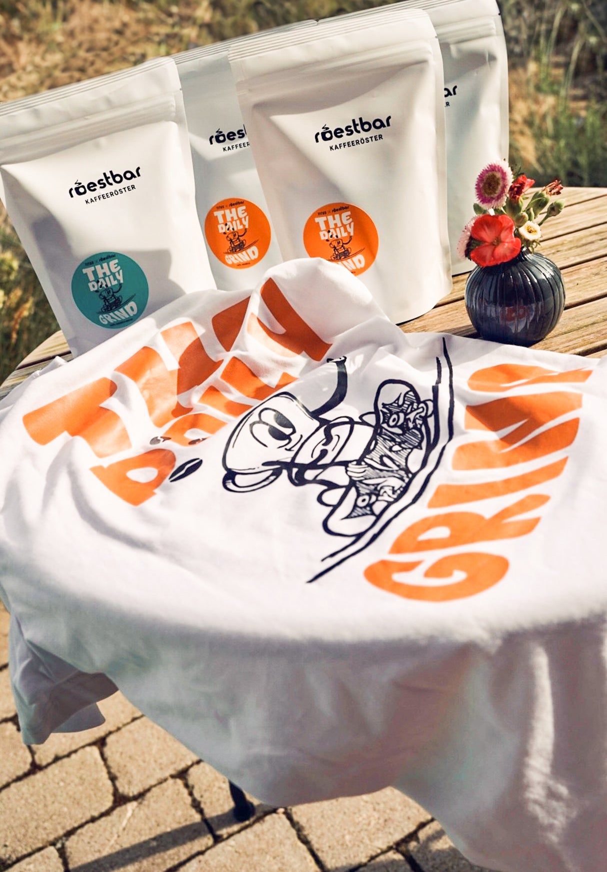 TITUS x Roestbar ''THE DAILY GRIND" white Closeup1