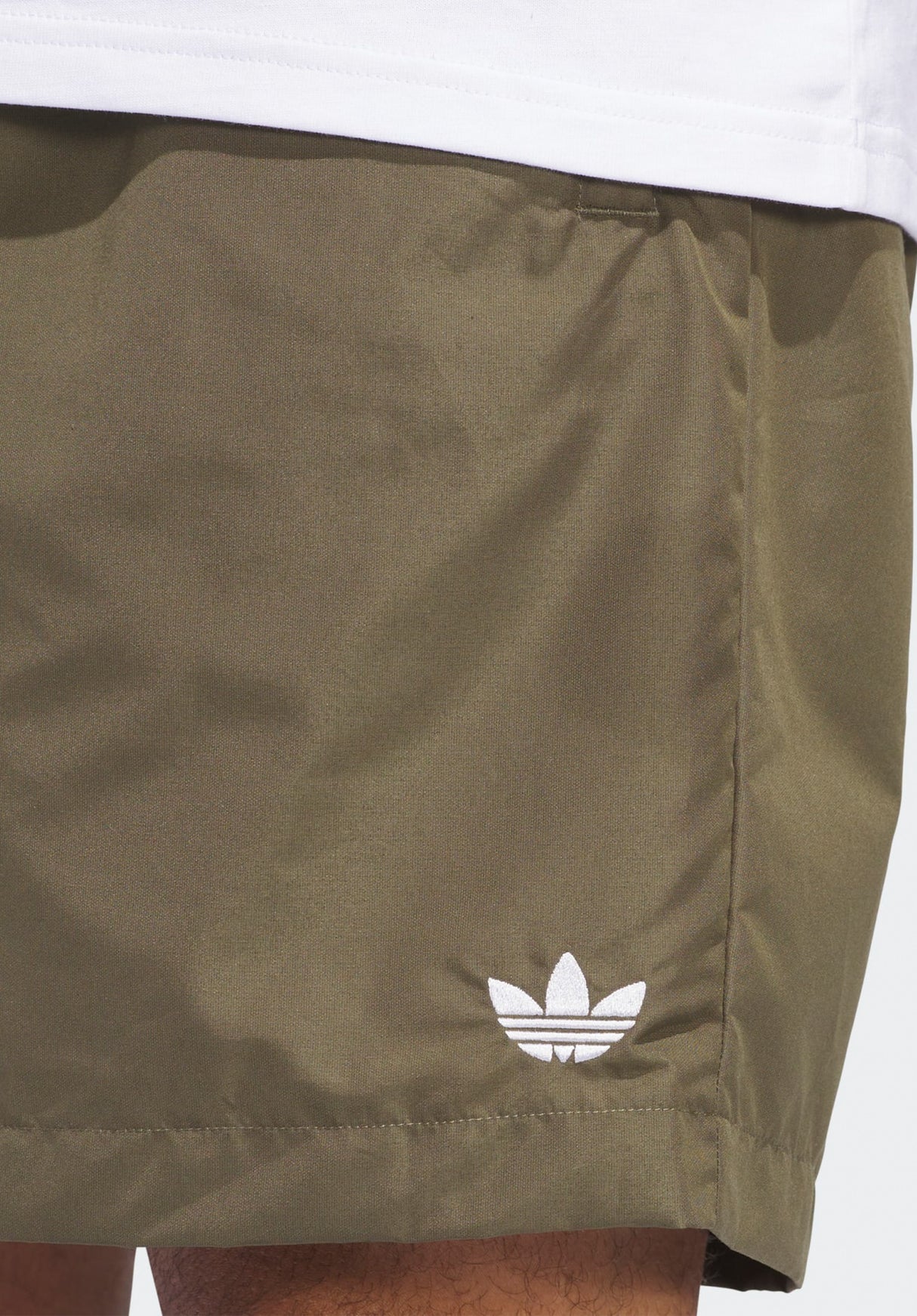 Water 2 olivestrata-white Closeup1