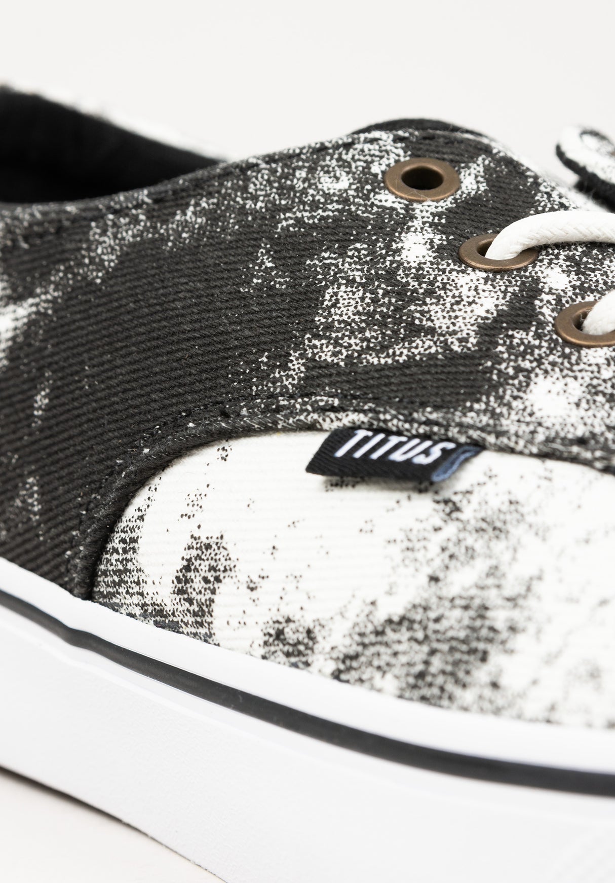 Clubman black-batik-white Unteransicht