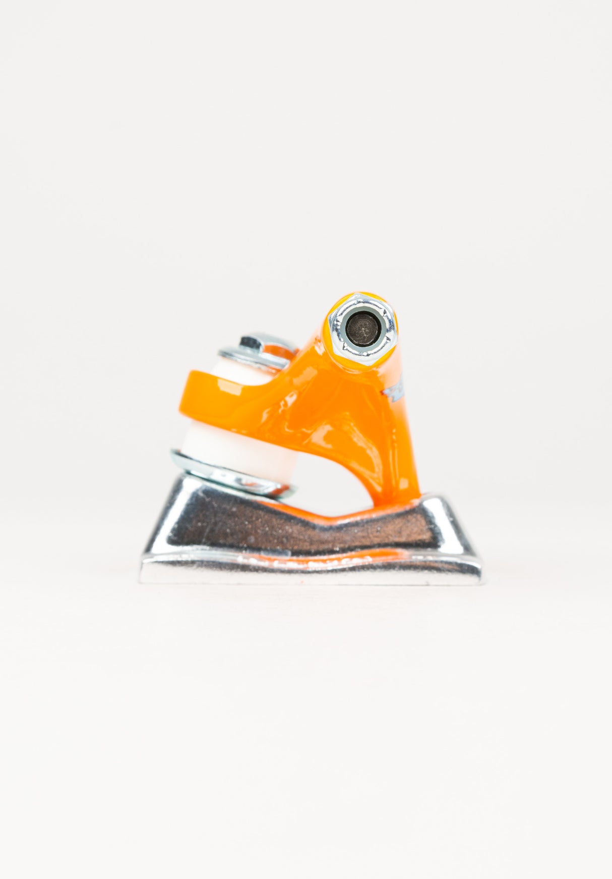 8.25 K5 Cat Party 2 DLK orange-silver Close-Up1