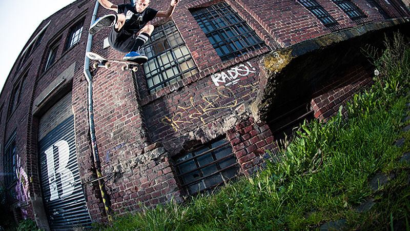 Daniel Krassowski - Ein typischer Skatetag: damals und heute.