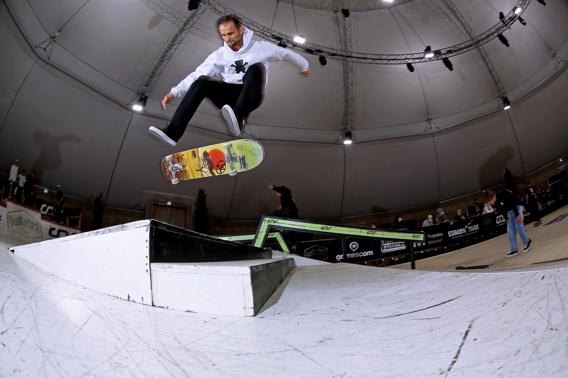 AlexMizurov_SwHeelflip_Gentsch_neu_.jpg