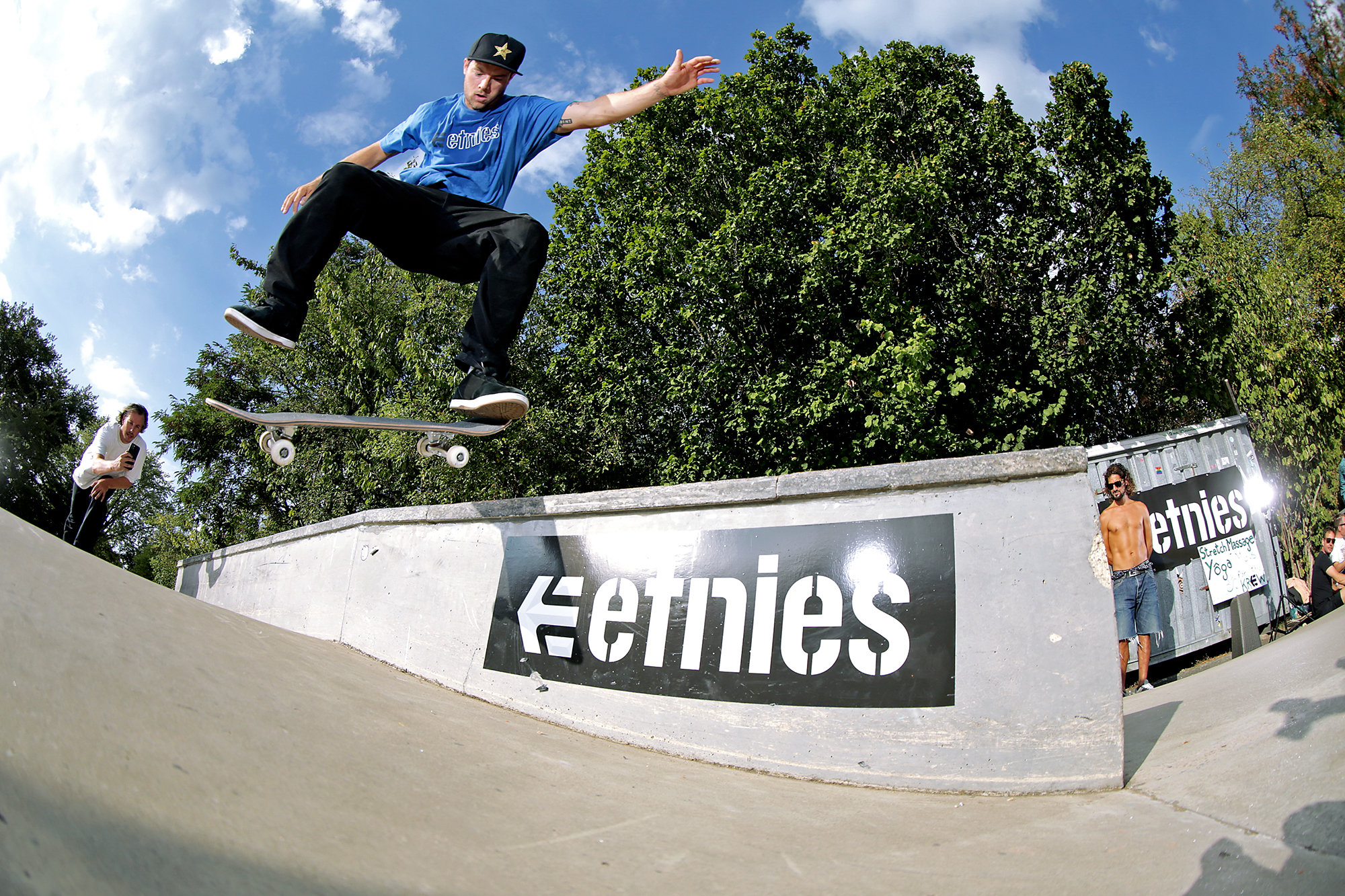 ChrisJoslin_NollieFlipNoseslide_Gentsch.jpg