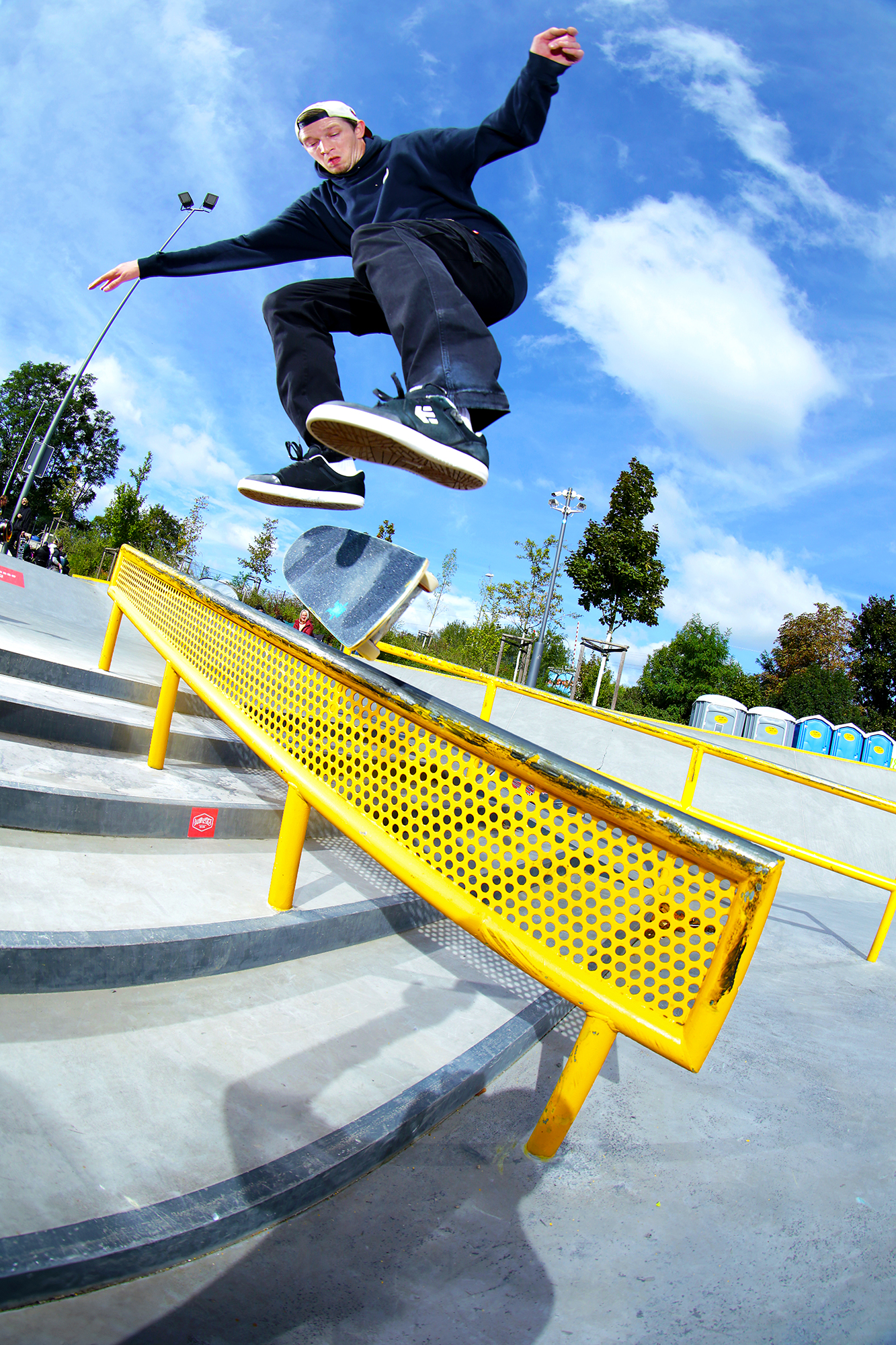 ChristophRadtke_KickflipBsLipslide_Vert__Gentsch_adj__BLOG.jpg
