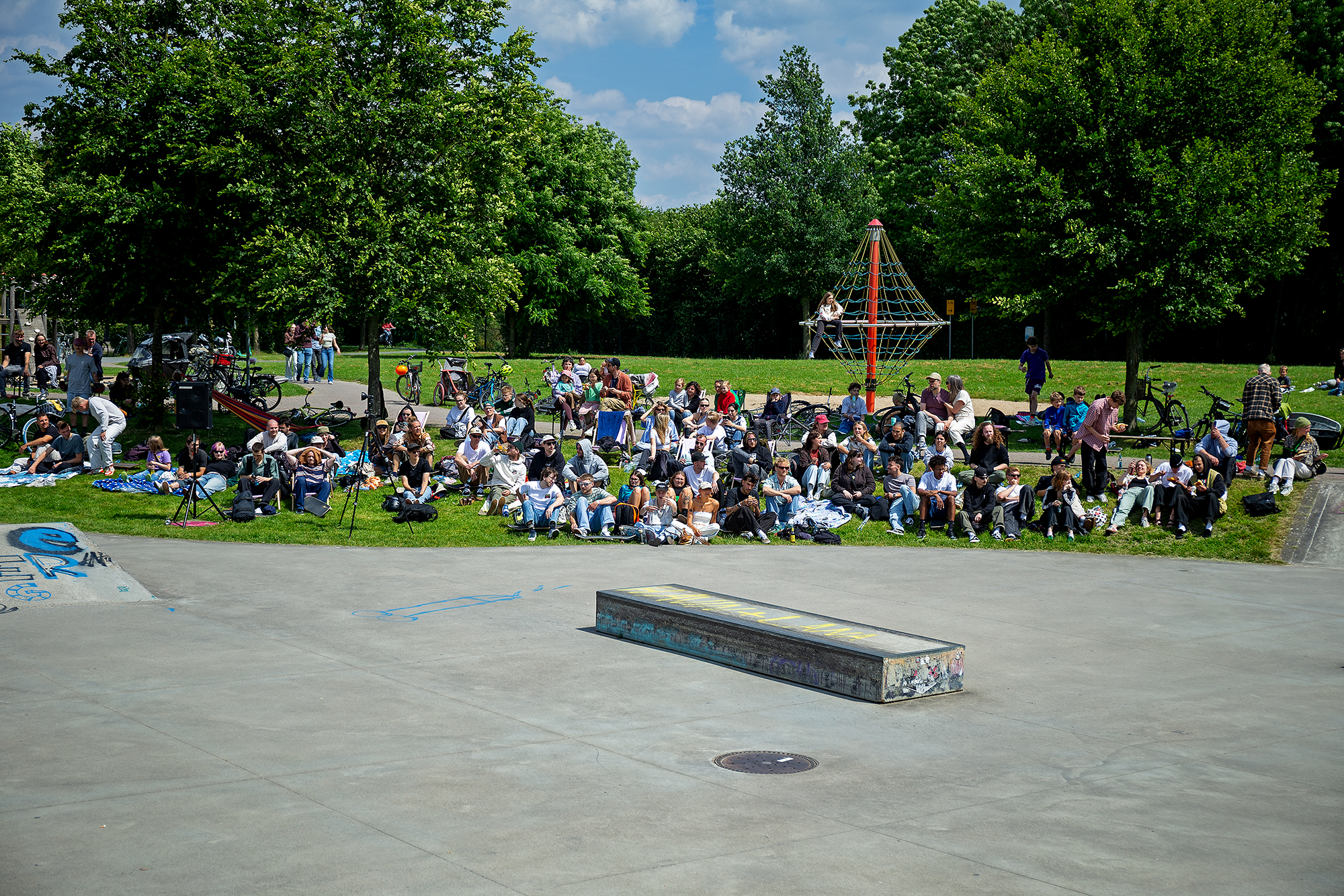 Crowd01_TLO2024.jpg