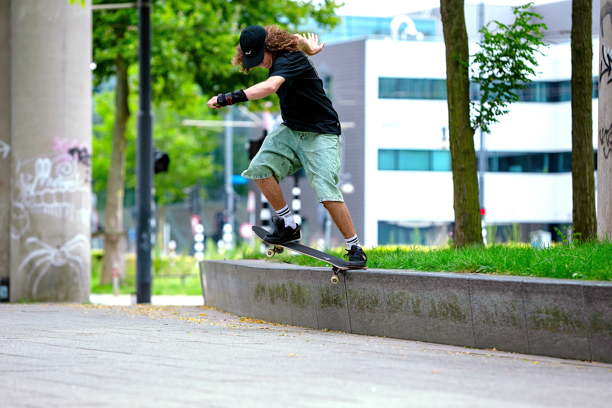 DenielCramer_SwCrooks_quer__Amsterdam2025_Gentsch_ColorNew2.jpg