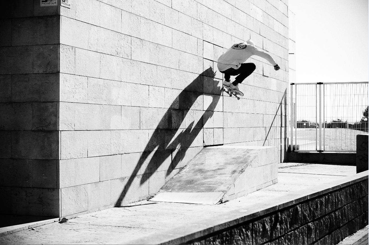 Kai Hillebrand - Wallride Nollie Out