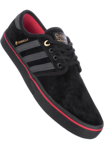 Titus_Karlsruhe_Adidas_Schuh2.jpg