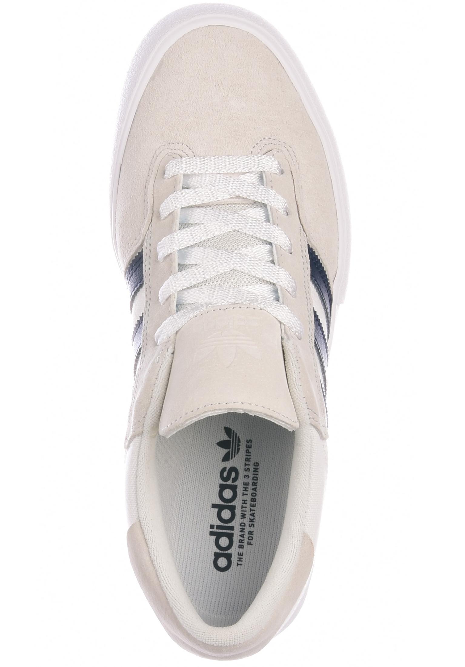 adidas-skateboarding-alle-schuhe-matchbreak-super-crystalwhite-navy-white-closeup2-0604762.jpg