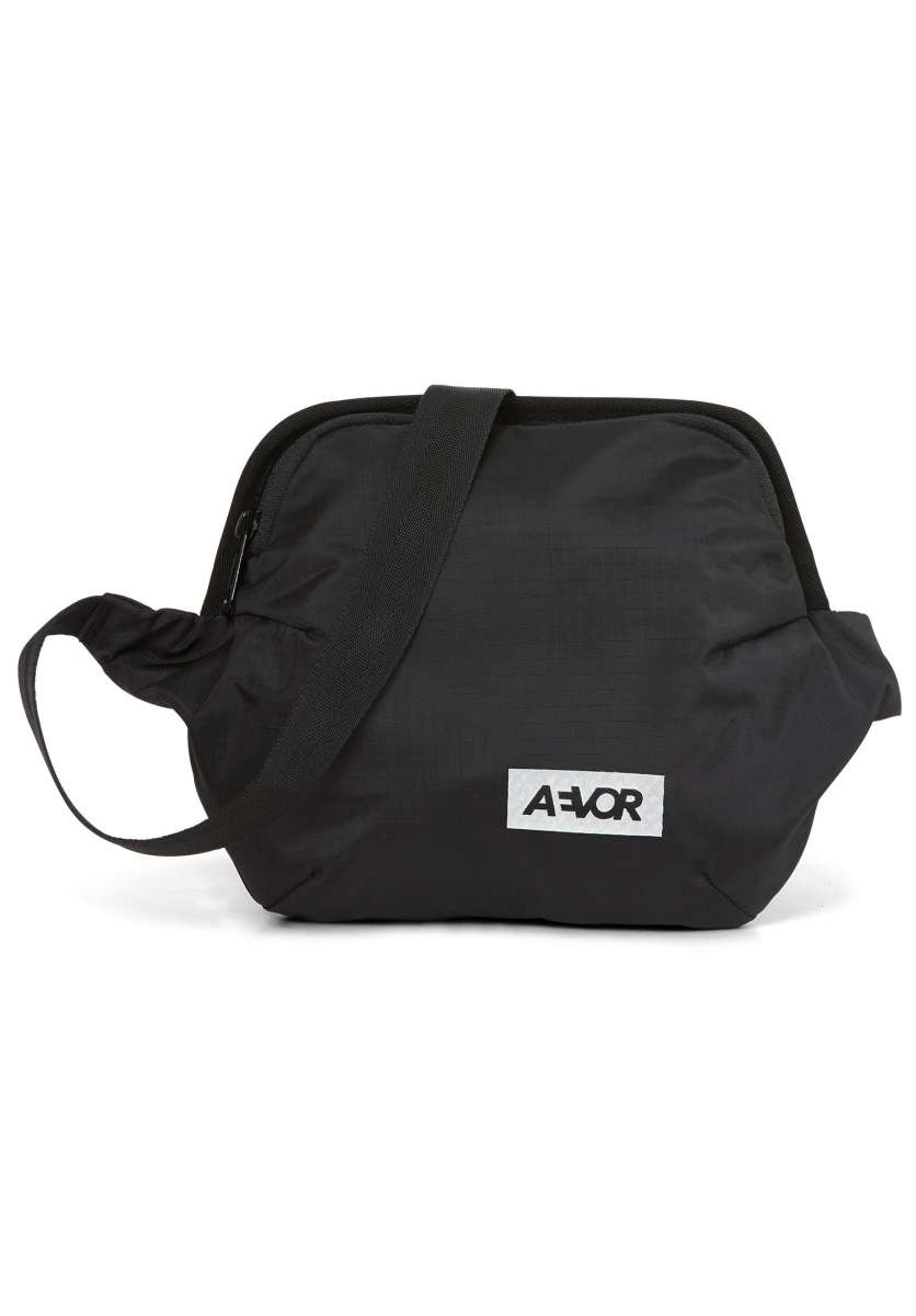 aevor-hip-bag3.jpg