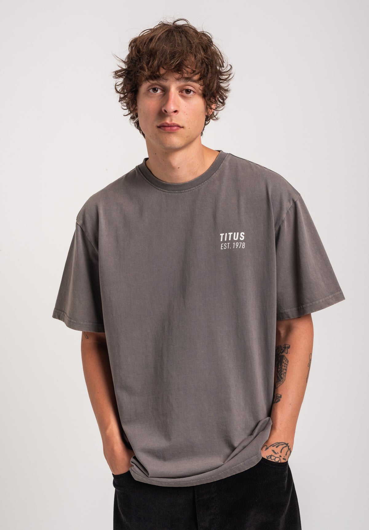 TITUS Yona T-Shirt greybluefaded – Rückenansicht