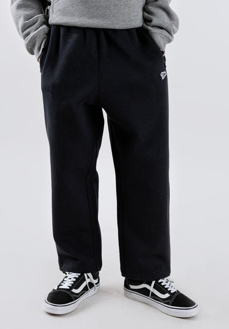 TITUS Script Jogger Kids Jogginghose black – Vorderansicht