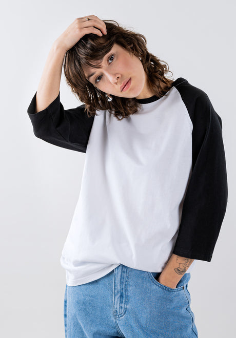 Blank Raglan 3/4 Sleeve white-black Vorderansicht