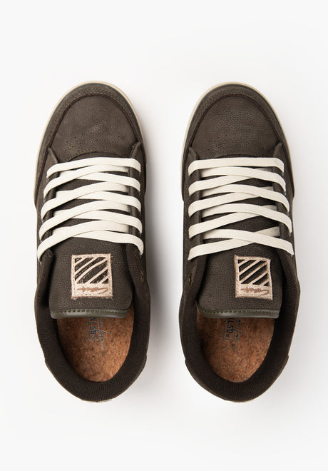 Lopez 50 SE x Manhole tarmac-cement Closeup2