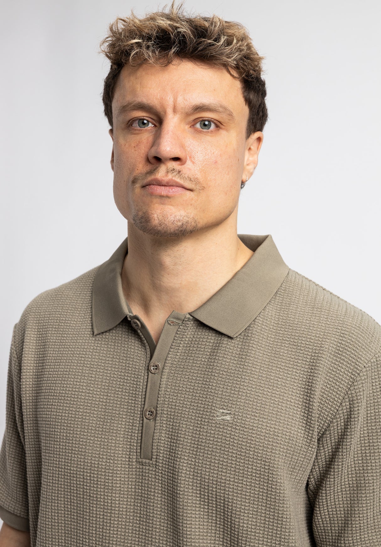 Polum greige Rueckenansicht