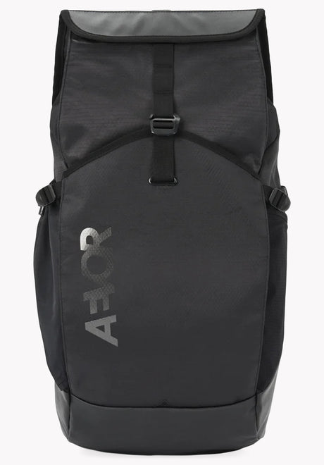 Roll Pack proof-black Closeup2