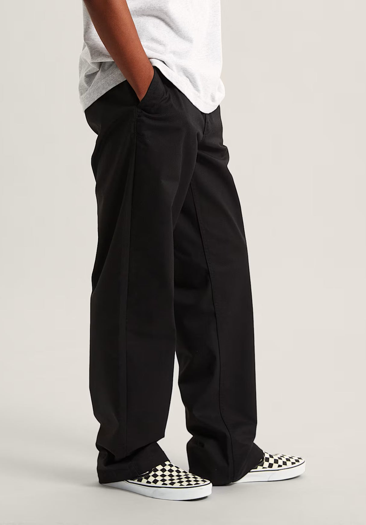 Authentic Chino Straight Pant black Closeup1