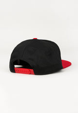 Classic Dot Snapback white-black-red Rueckenansicht