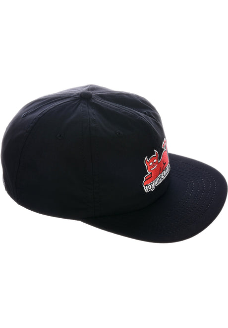 Devil Cat Unstructured black Closeup2