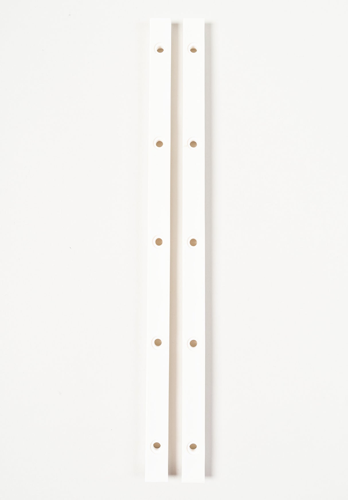 Slimline Rails white Rueckenansicht