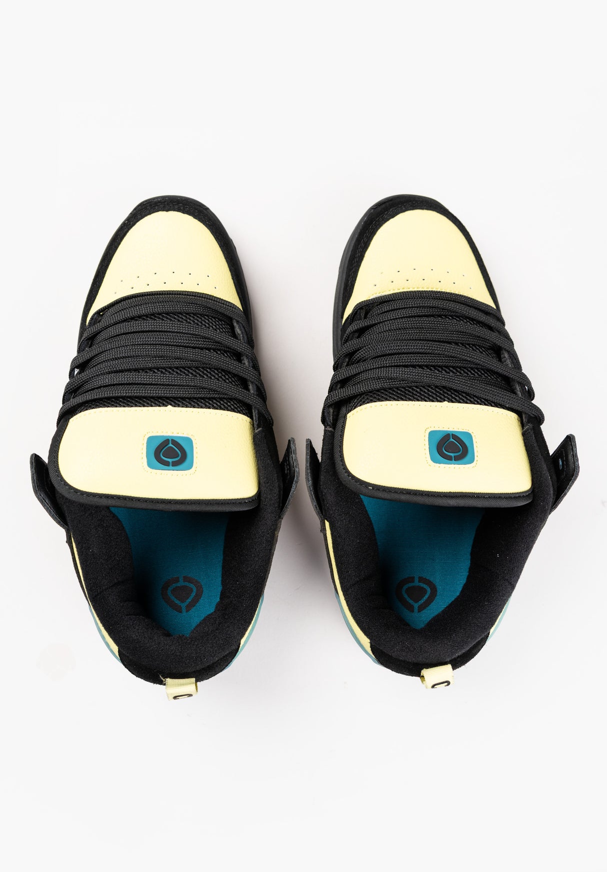 CX 301 black-teal-canaryyellow Closeup2