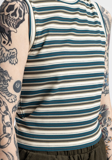 Azra offwhite-striped Closeup1