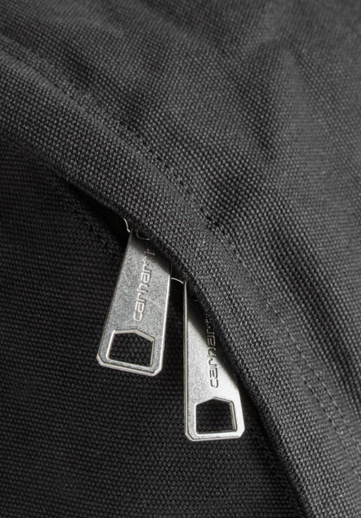 Canvas black Closeup1