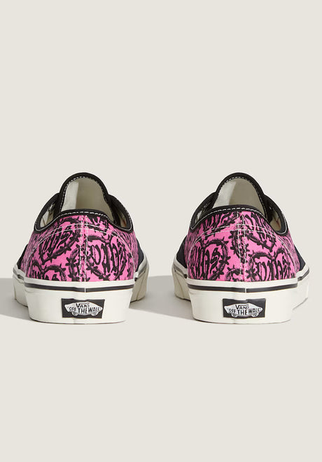 Authentic black-pink Closeup2