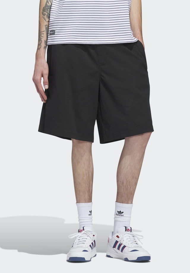 Skate Short black Vorderansicht