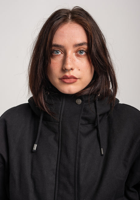 Enie black Closeup2