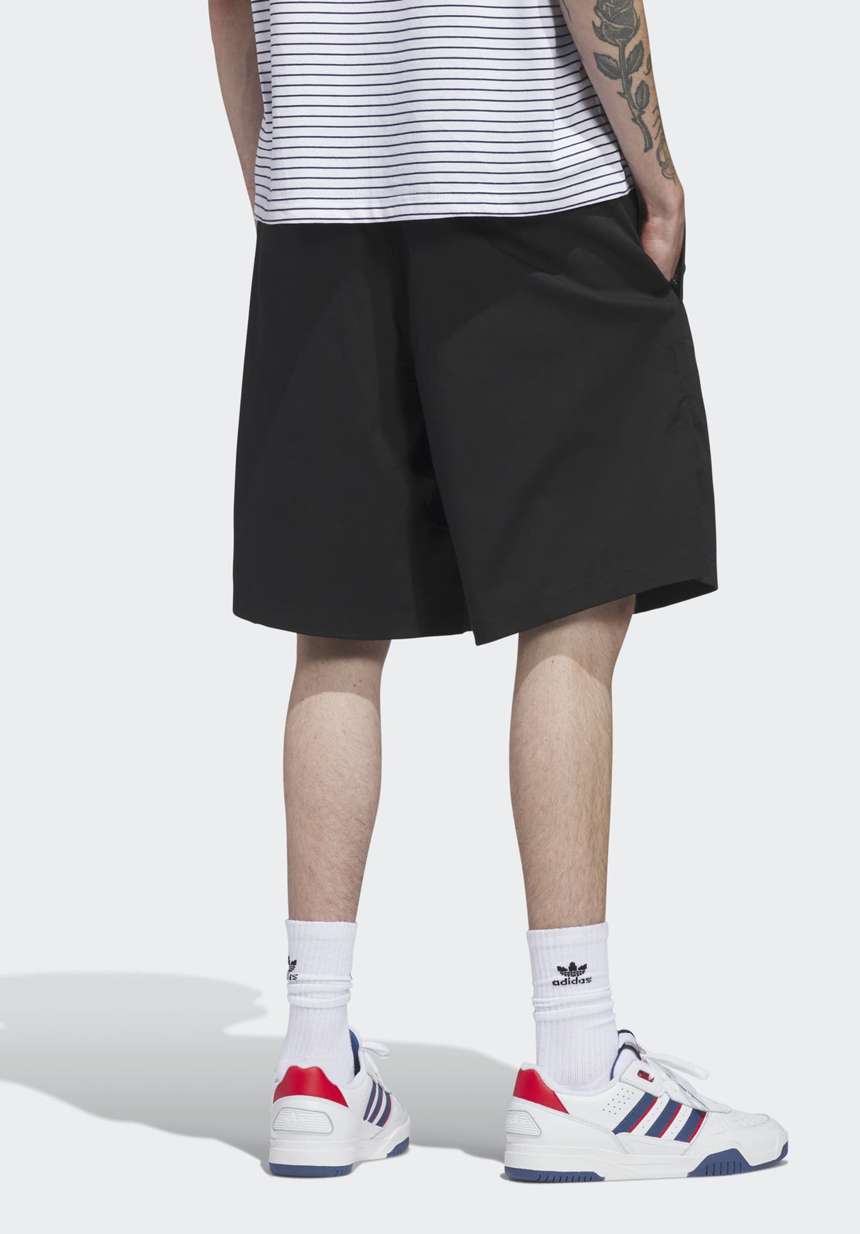 Skate Short black Rueckenansicht