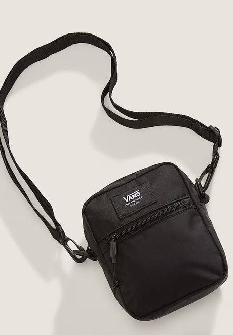 Bail Shoulder Bag black Closeup1