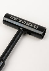 Black Metal T black Closeup1