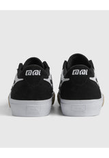 Manchester black-white-gum Closeup2