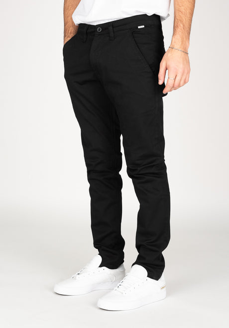 Flex Tapered Chino black Rueckenansicht