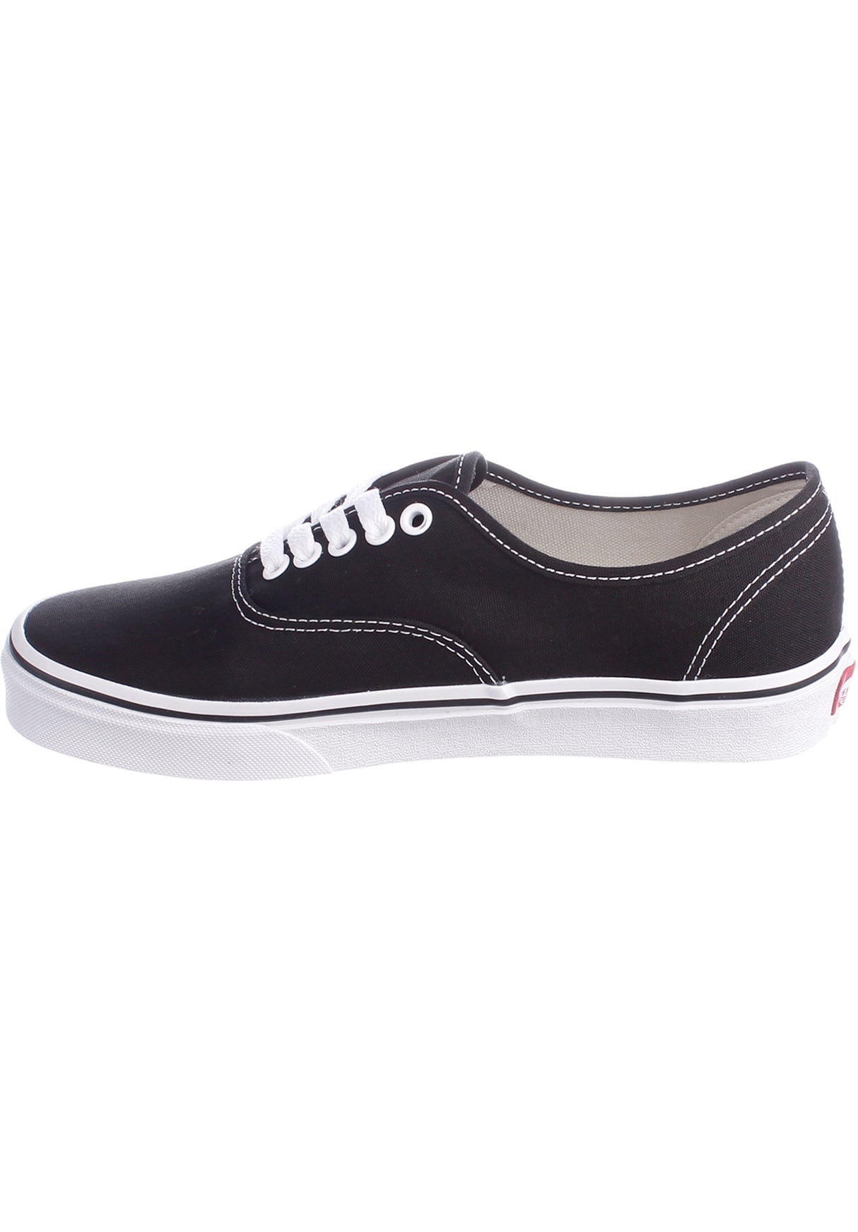 Authentic black-white Closeup2