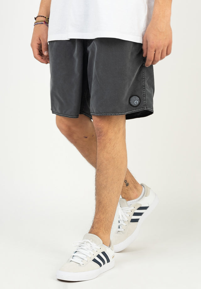 Jannik|1,80|L