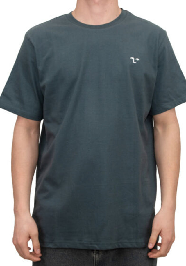 Face Off Embroidered steel Vorderansicht