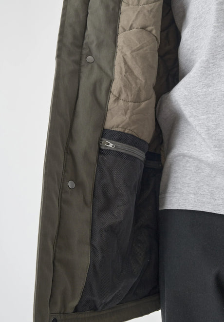 Larum Original tealeaf Closeup1