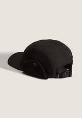 66 Earflap Tall Camper black Rueckenansicht