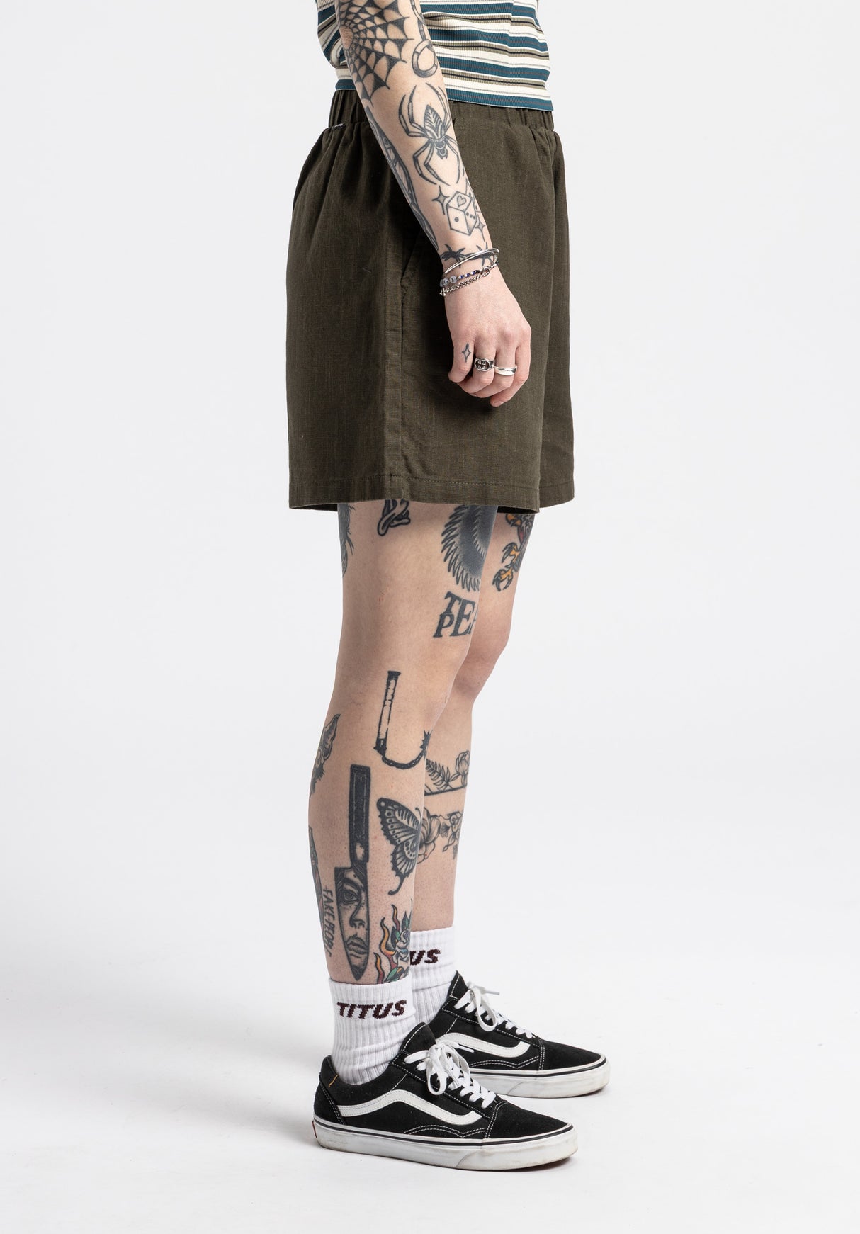 Avoie darkolive Rueckenansicht