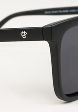 Bruce black-black Closeup1