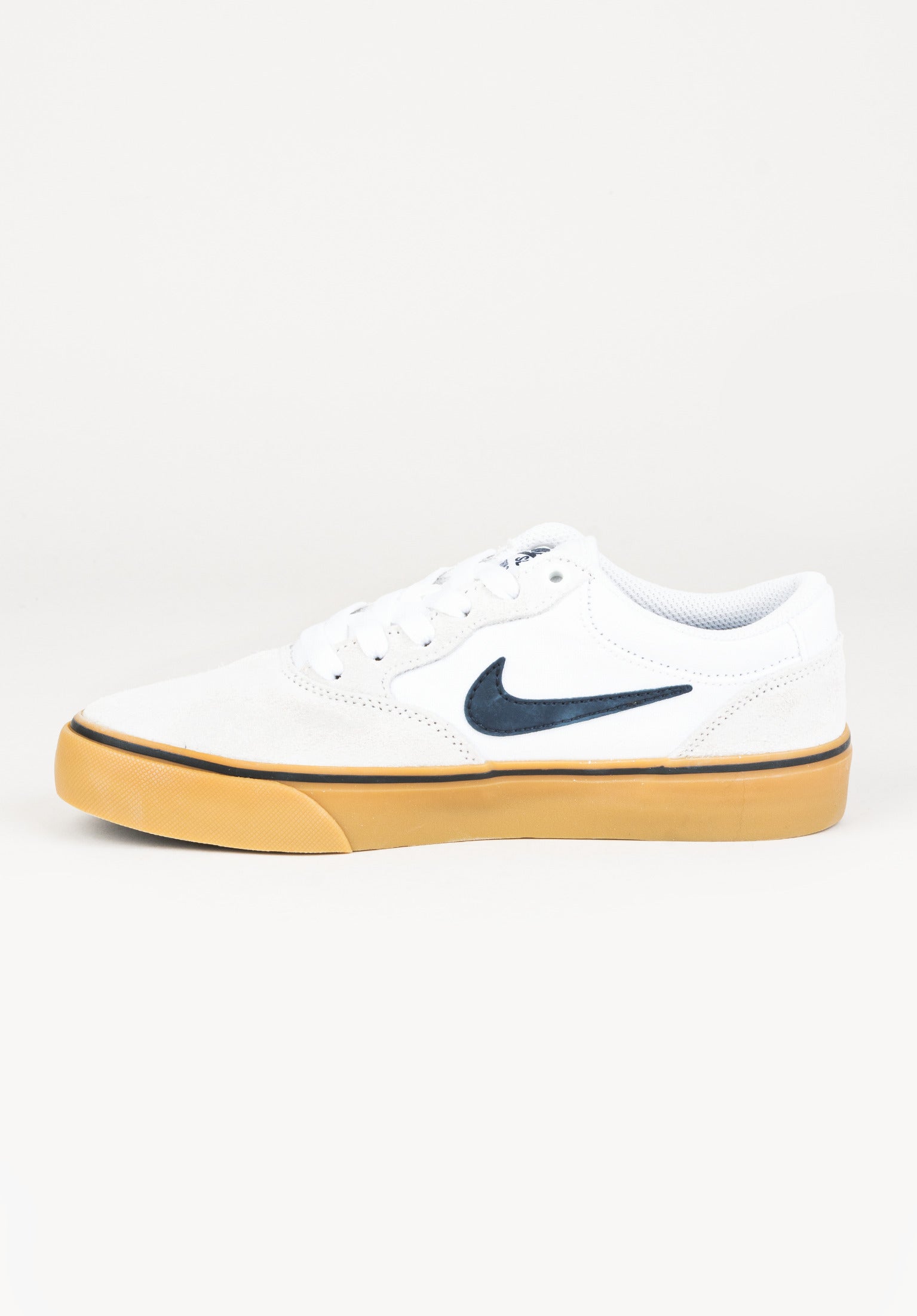 Sb chron slr skate shoes - obsidian/white/gum discount