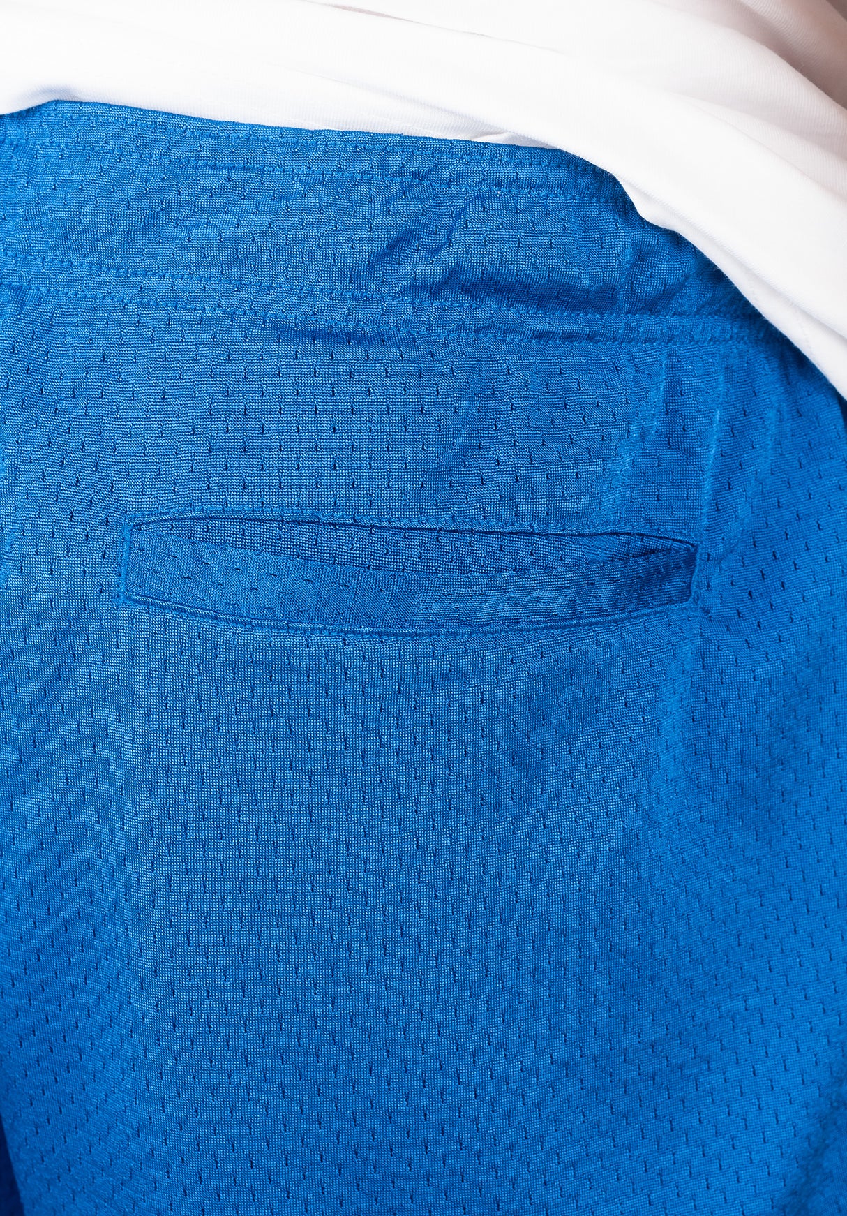 Opus Dot Mesh blue Closeup2