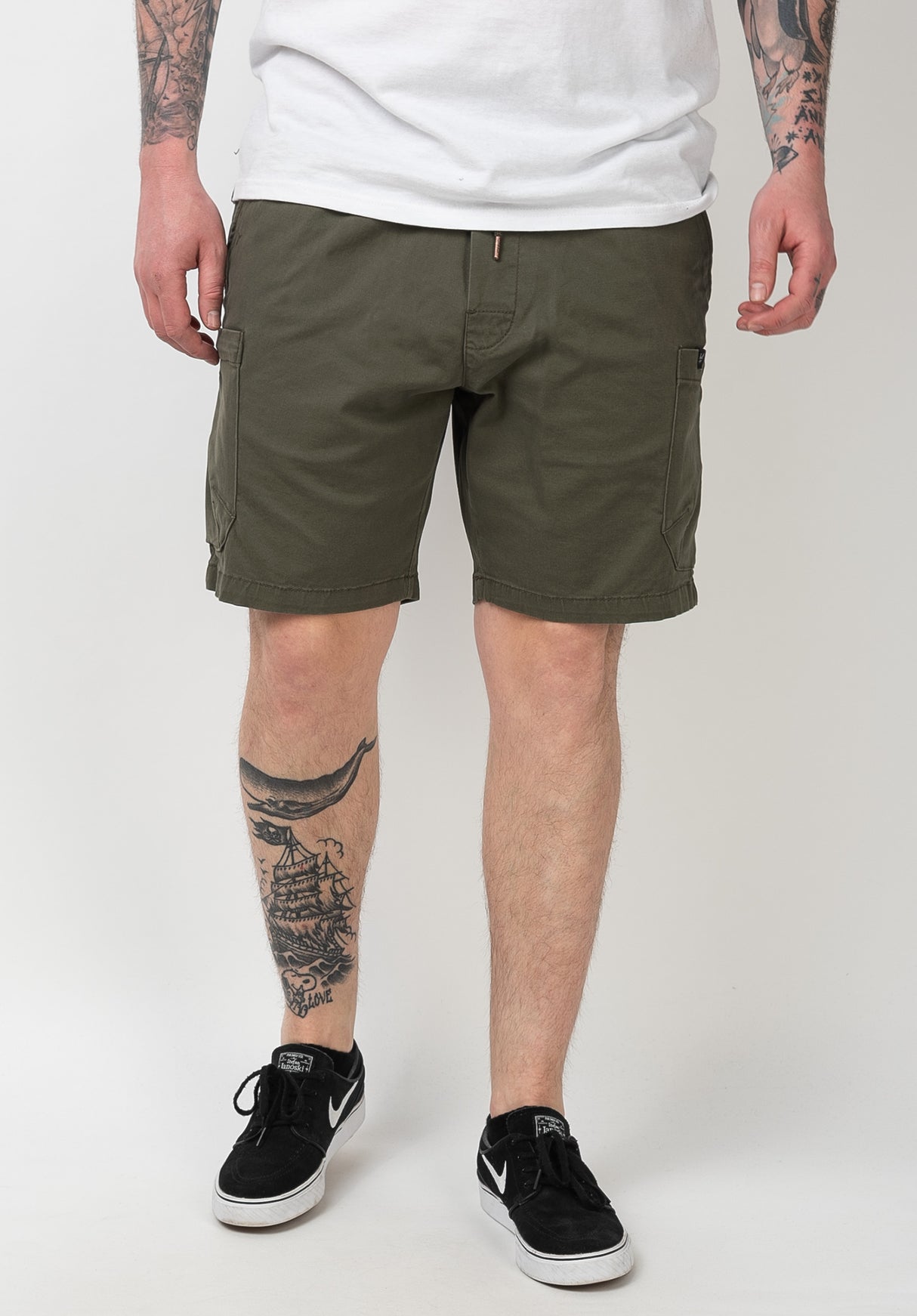 Dominik|1,85|L