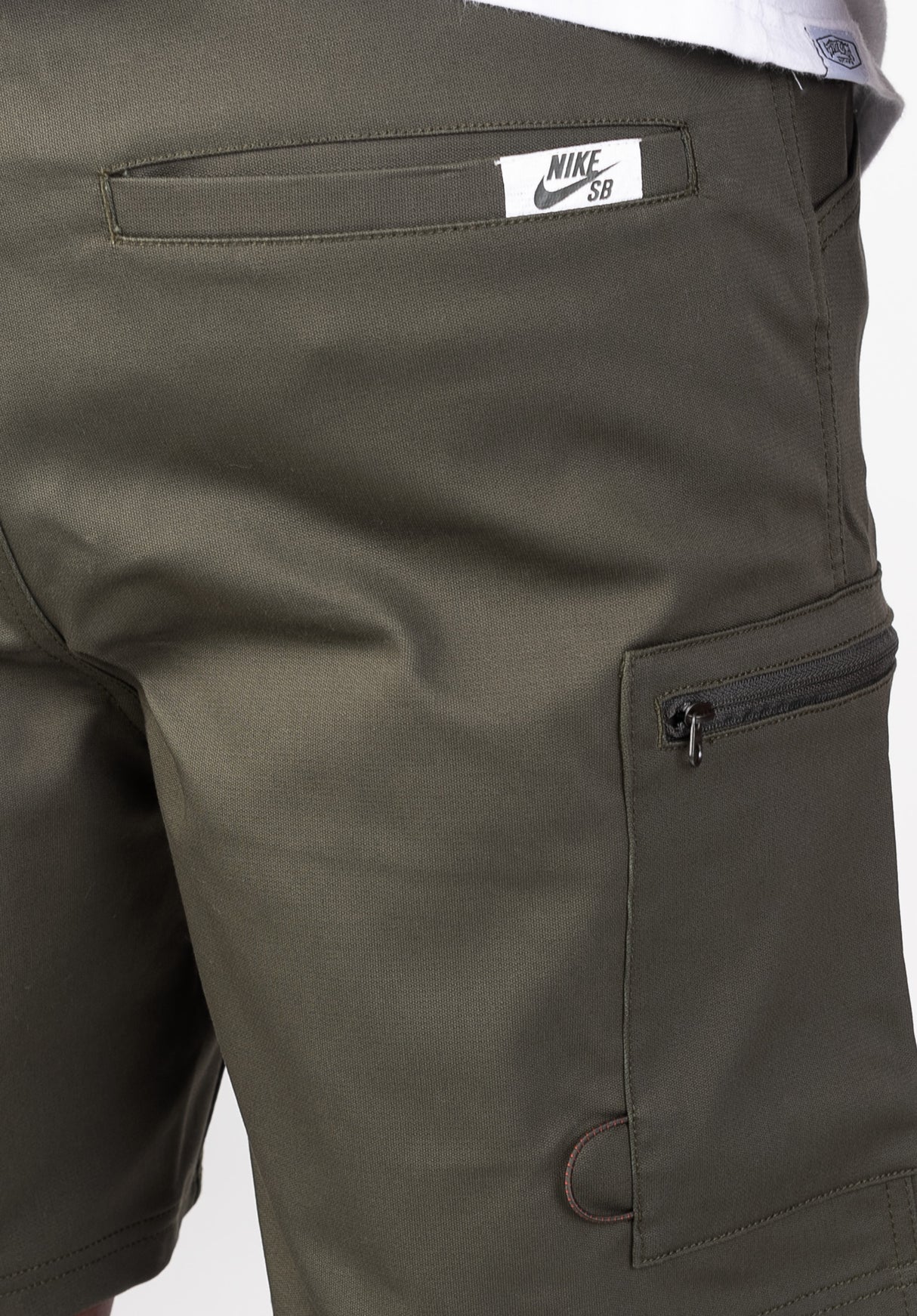 Novelty Short Nike SB Sweatshort in cargokhaki für Herren – TITUS